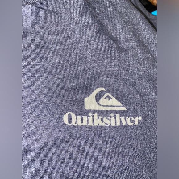 Like new Blue Charleston, SC Quiksilver T-shirt size Medium - Picture 3 of 8